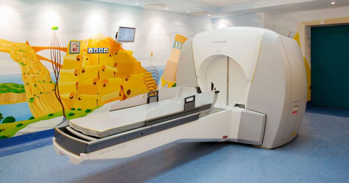 Bari, presentata ''Gamma Knife'': una nuova frontiera per la lotta ai tumori cerebrali